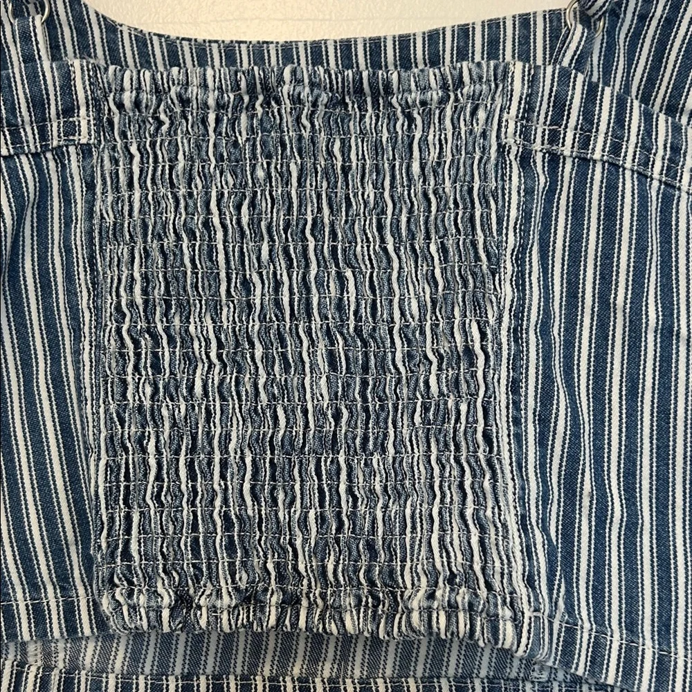 Levi’s Jaden Denim Cami - Picture 5 of 9